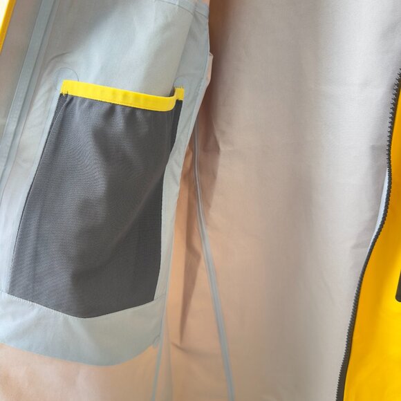 Arcteryx Beta Series Beta LT Hooded Hardshell Jacket, Size M - Picture 7 of 8